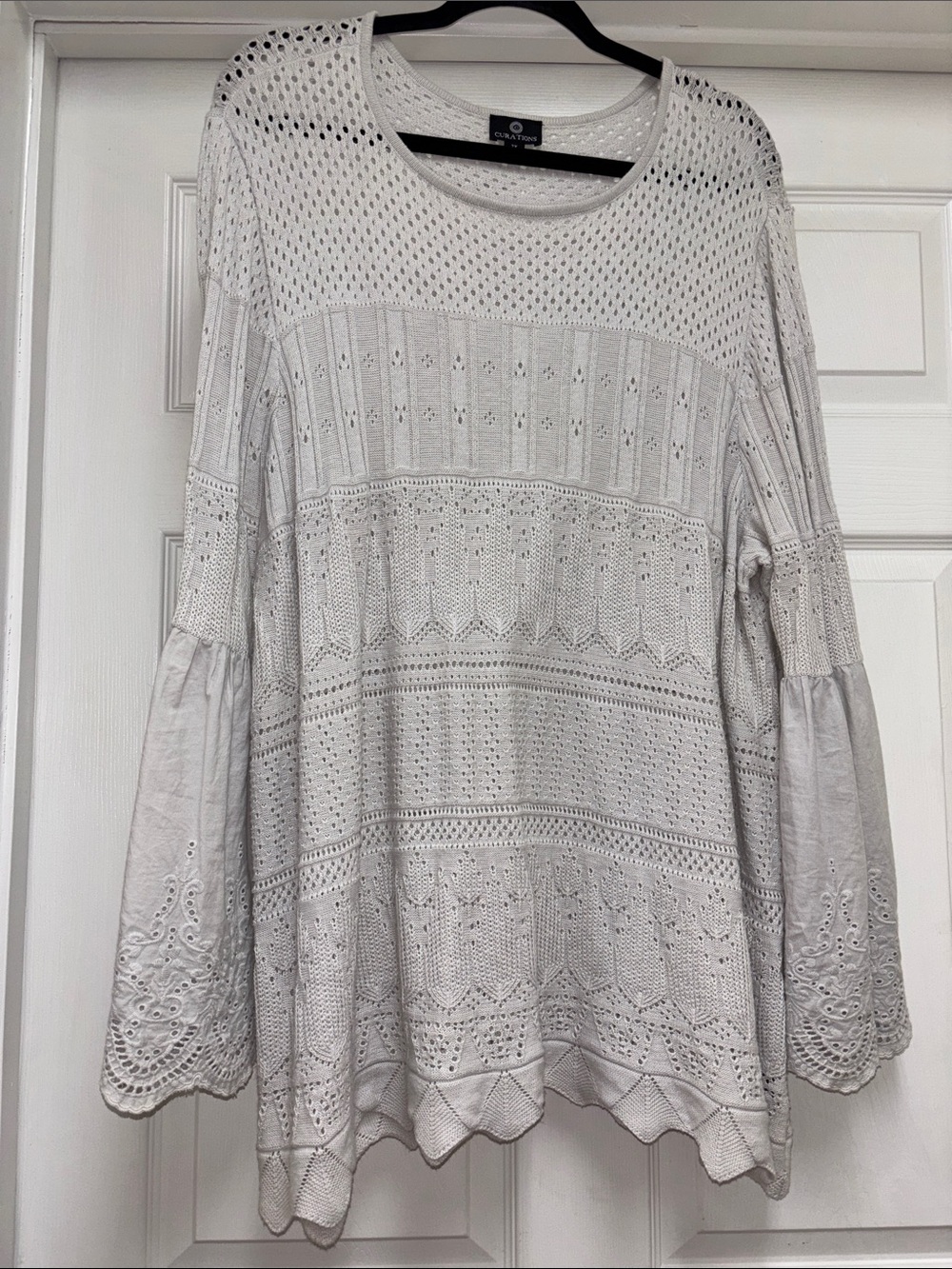 Curattions Gray Crochet Bell Sleeve Tunic Top